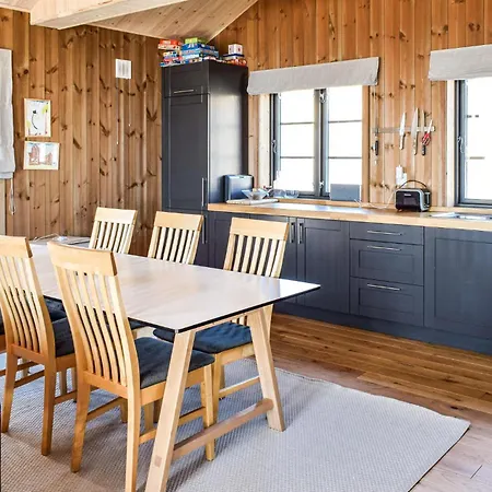 4 Bedroom Beautiful In Øyer